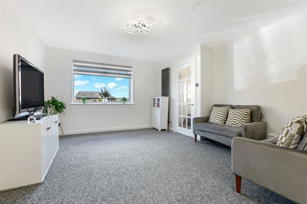 Property photo 2 of 18 Picture No. 20