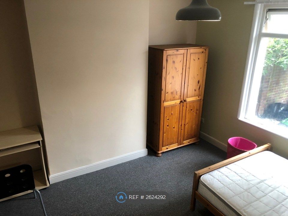 Property photo 3 of 12 Bedroom