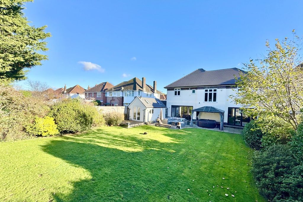 Property photo 3 of 26