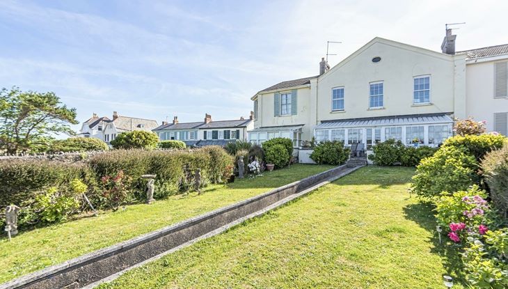 Property photo 2 of 36