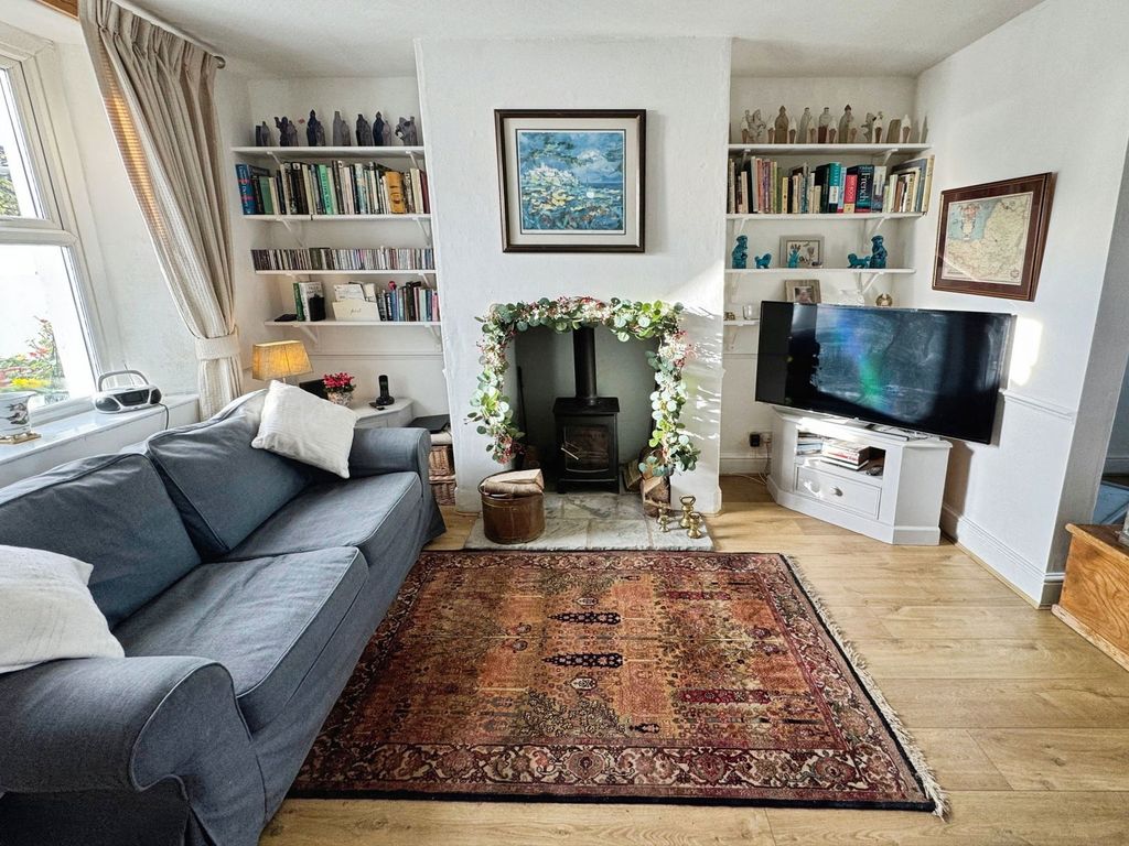 Property photo 2 of 23