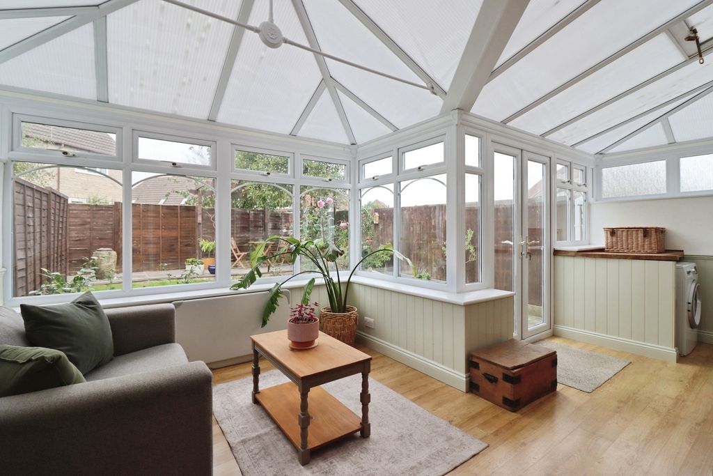 Property photo 2 of 20 Conservatory