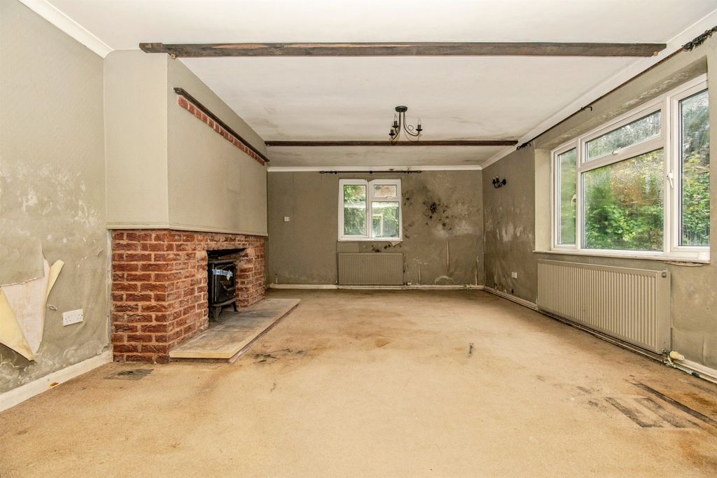 Property photo 2 of 18