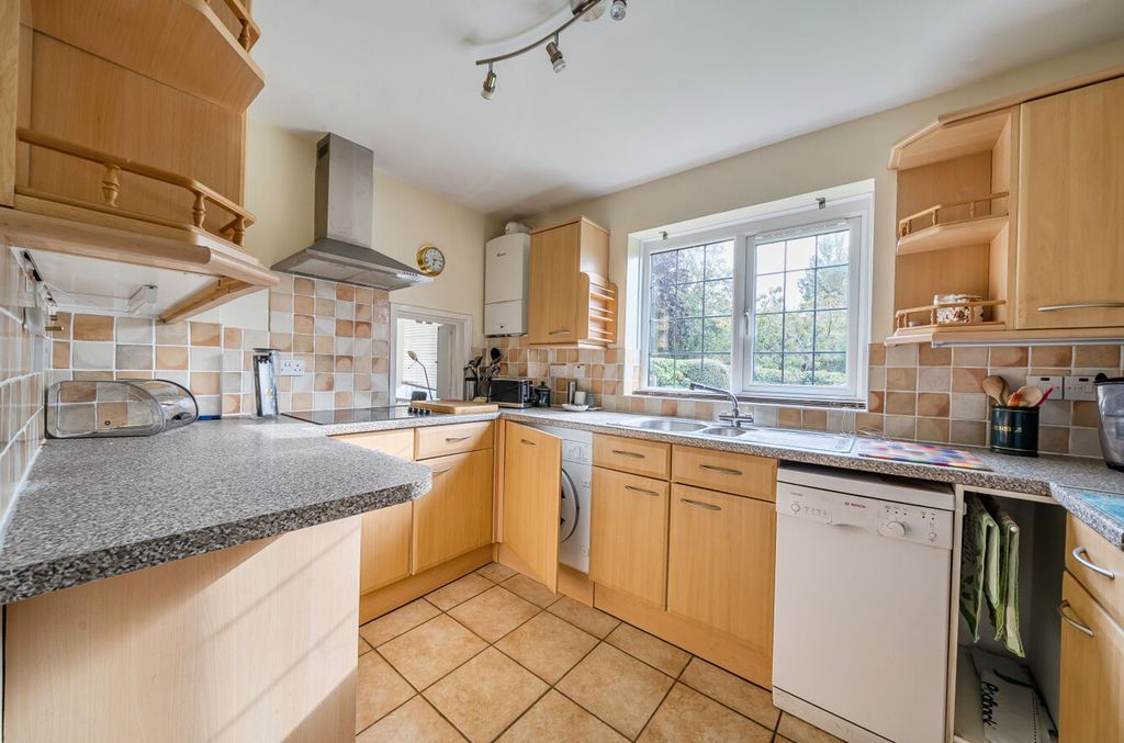 Property photo 3 of 20