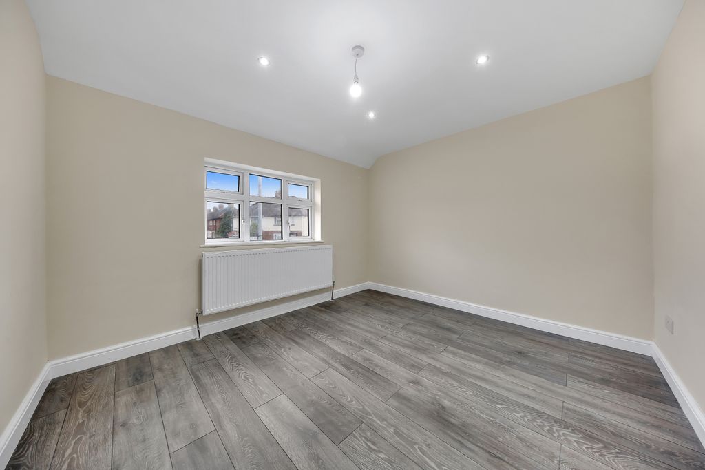 Property photo 3 of 25