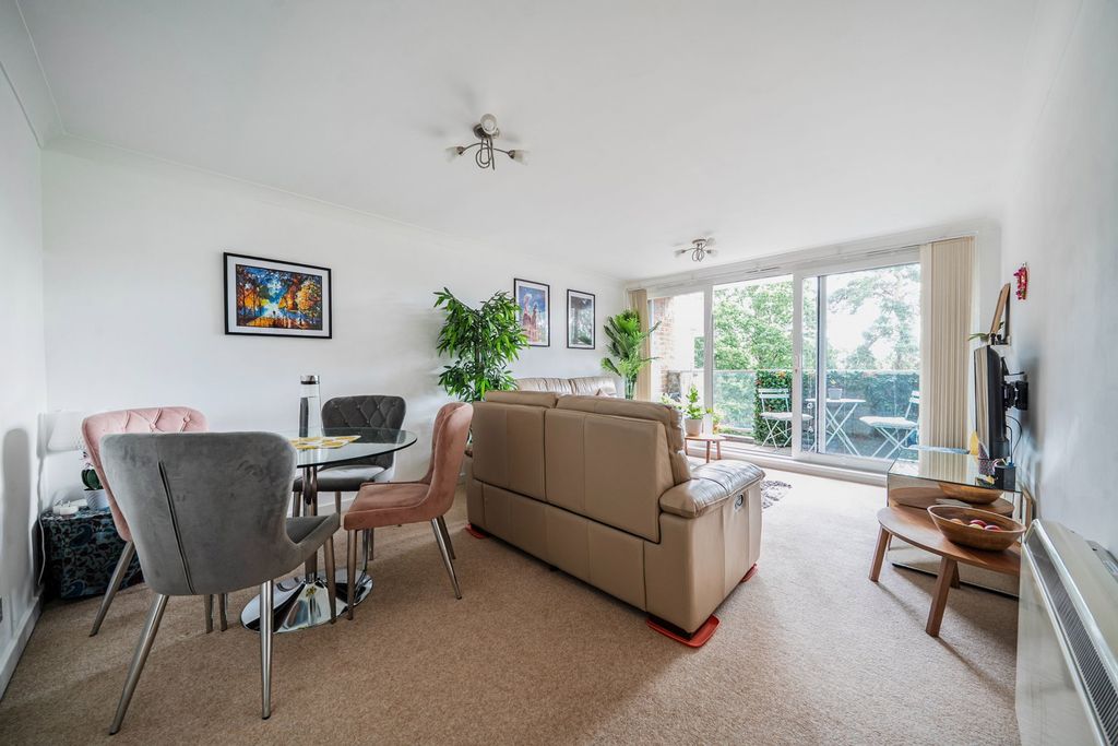 Property photo 3 of 17