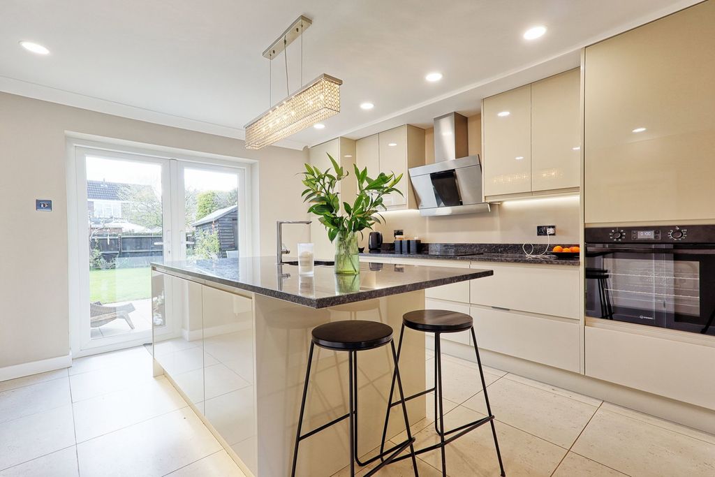 Property photo 1 of 36