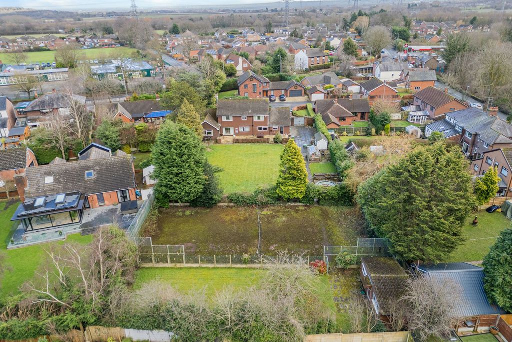 Property photo 2 of 39