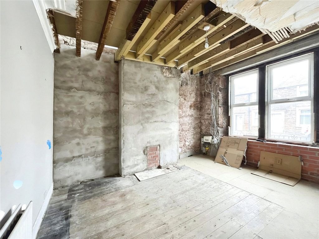 Property photo 2 of 11 Sitting Room