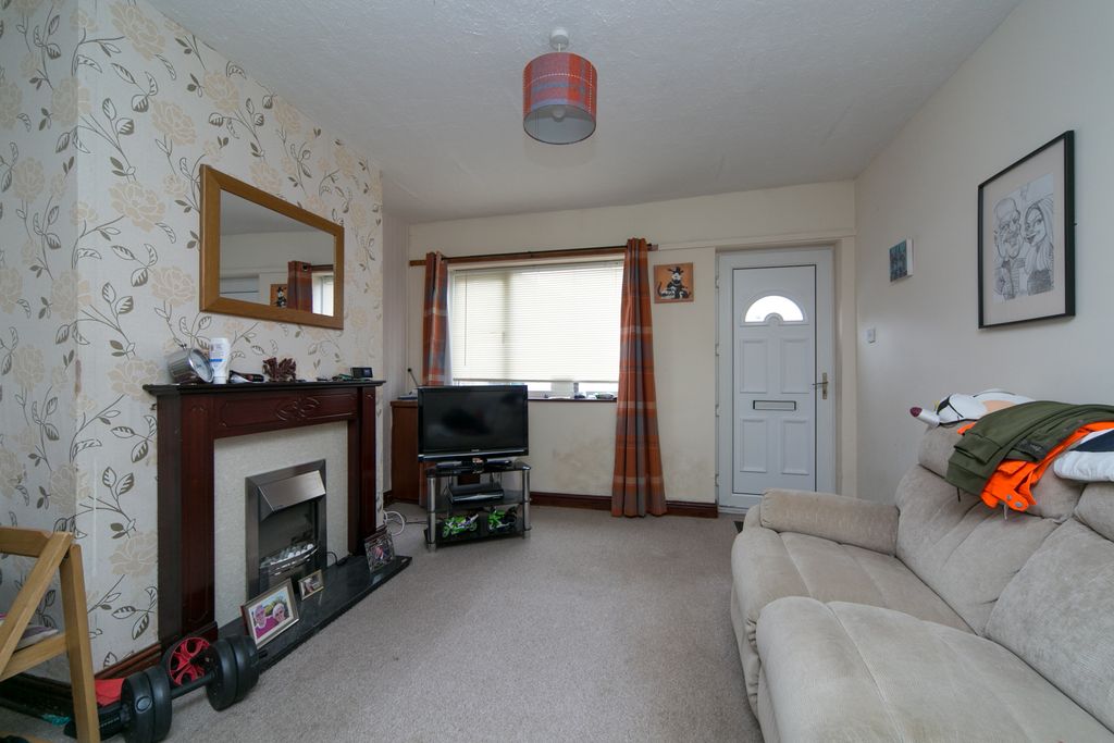 Property photo 3 of 12