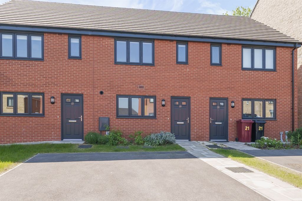 Property photo 1 of 9 Exterior