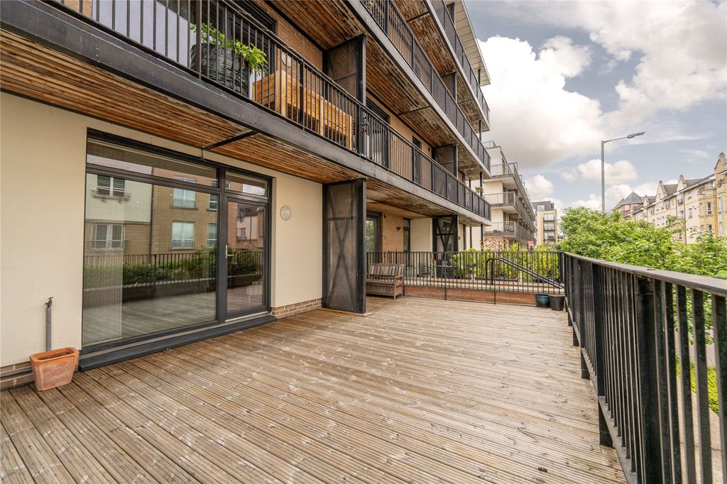 Property photo 3 of 38 Private Terrace