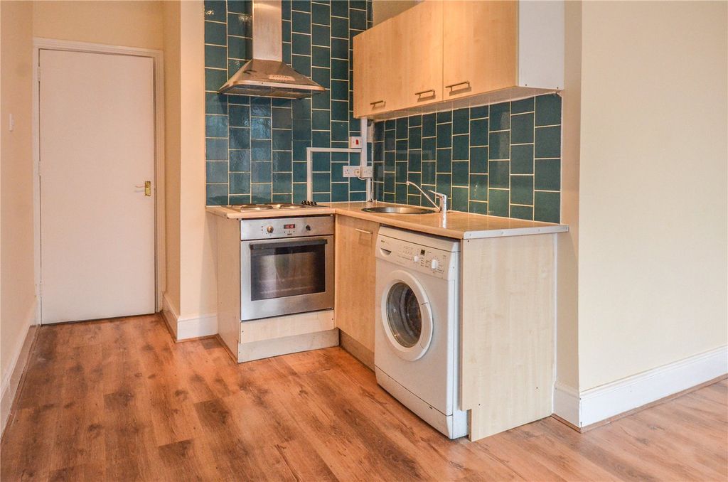 Property photo 2 of 4 Picture No. 04