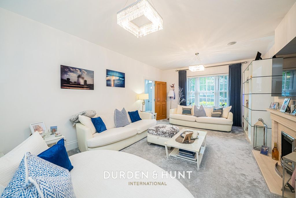 Property photo 3 of 47 Boleyn-30.Jpg