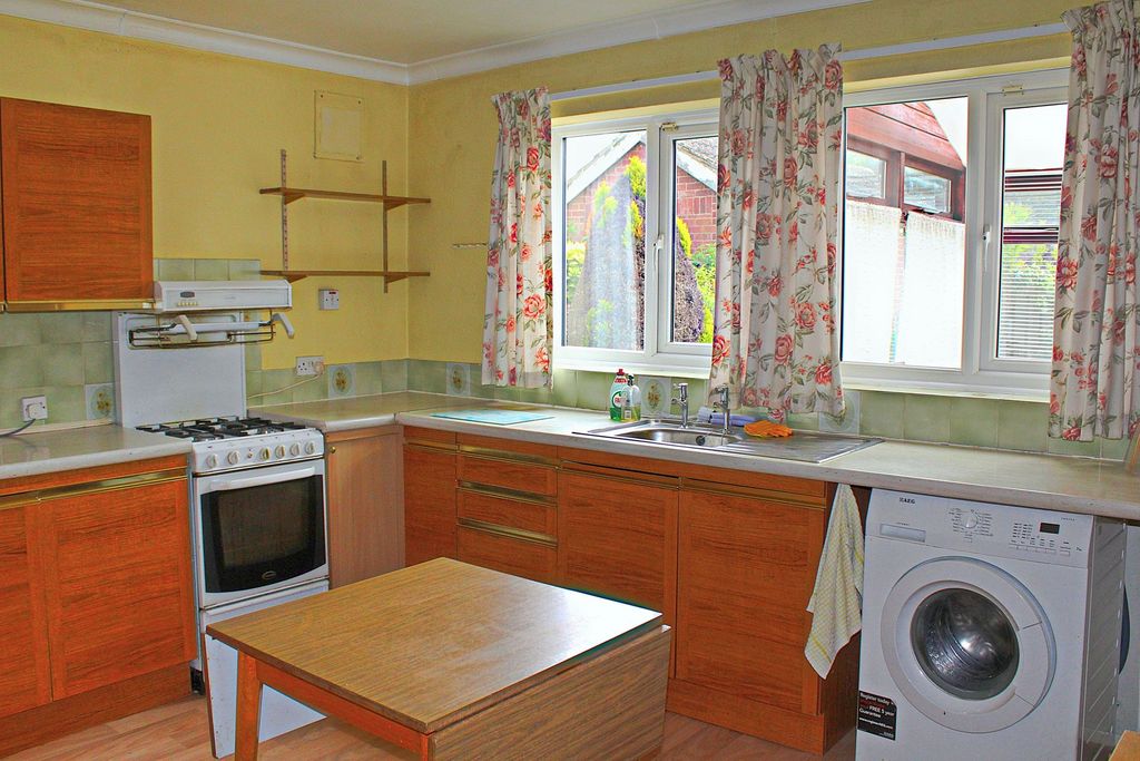 Property photo 3 of 12