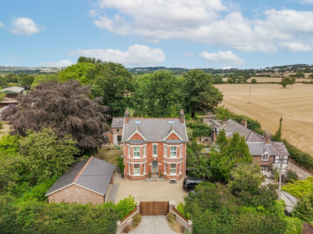 Property photo 2 of 50