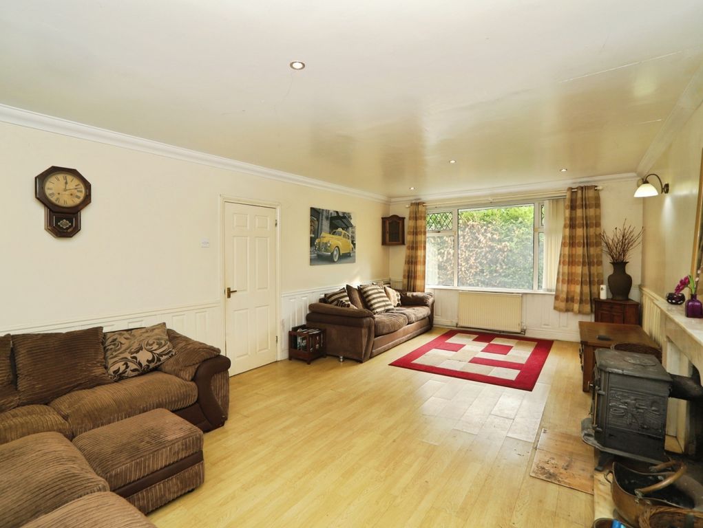 Property photo 3 of 19 Image 2