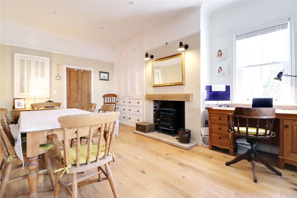 Property photo 2 of 27 Picture No. 08