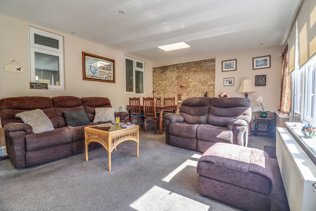 Property photo 3 of 19 Picture No. 14