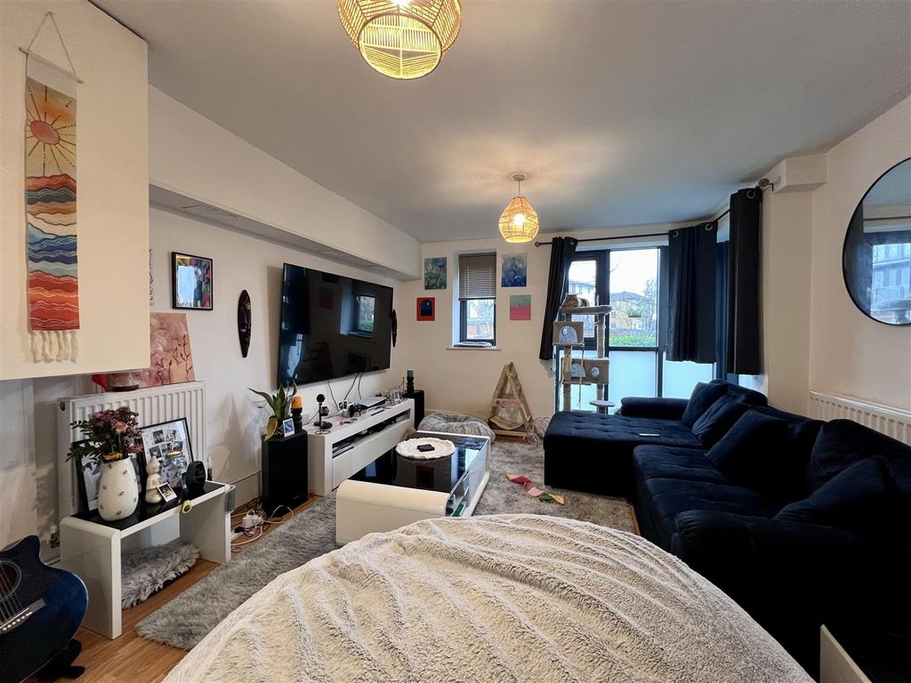 Property photo 2 of 6