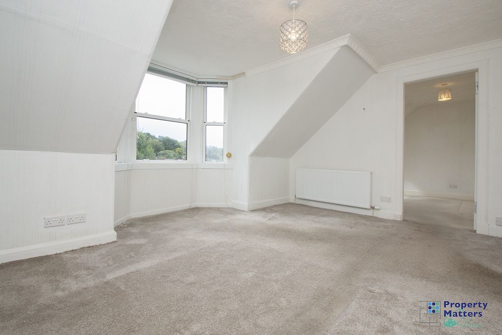 Property photo 3 of 10 Lounge