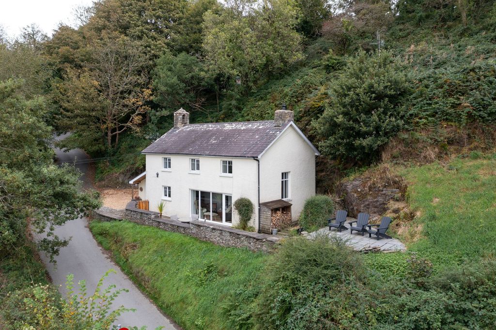 Property photo 1 of 41