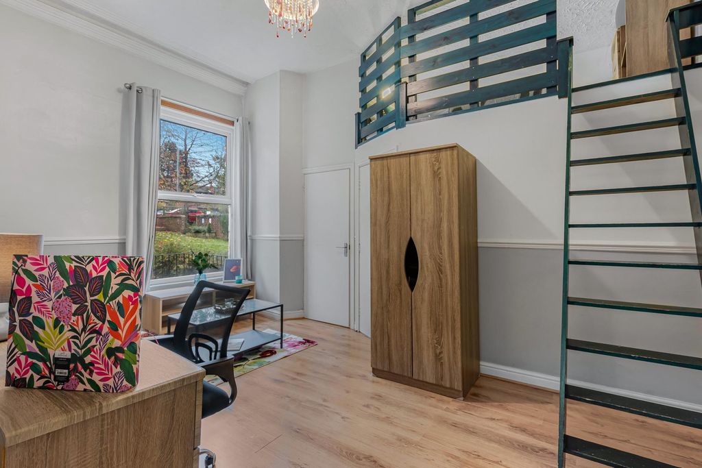 Property photo 1 of 8 Property Photo