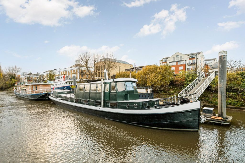 Property photo 2 of 21 Ventana,Chiswick Pier-2.Jpg