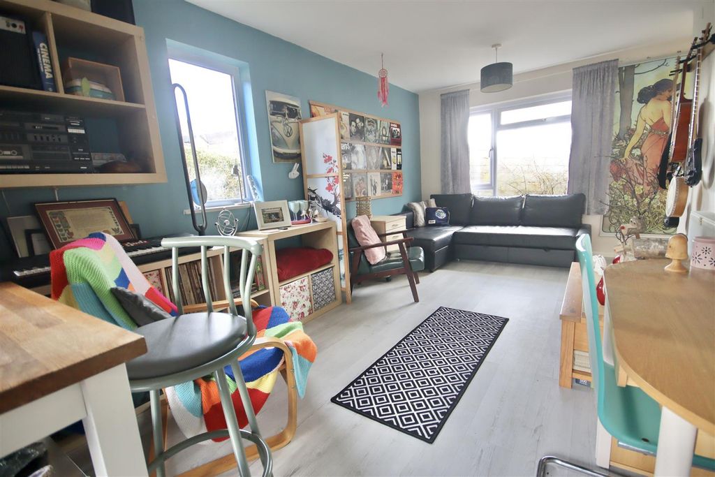 Property photo 2 of 12 Img_8477.Jpg