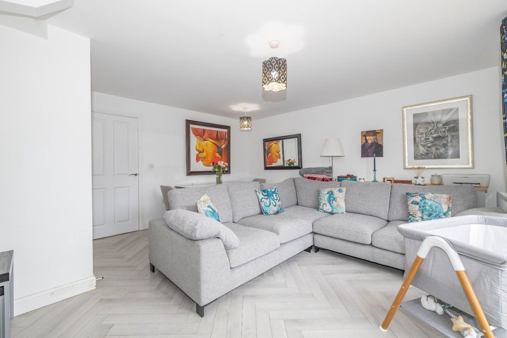 Property photo 2 of 13 Picture 2