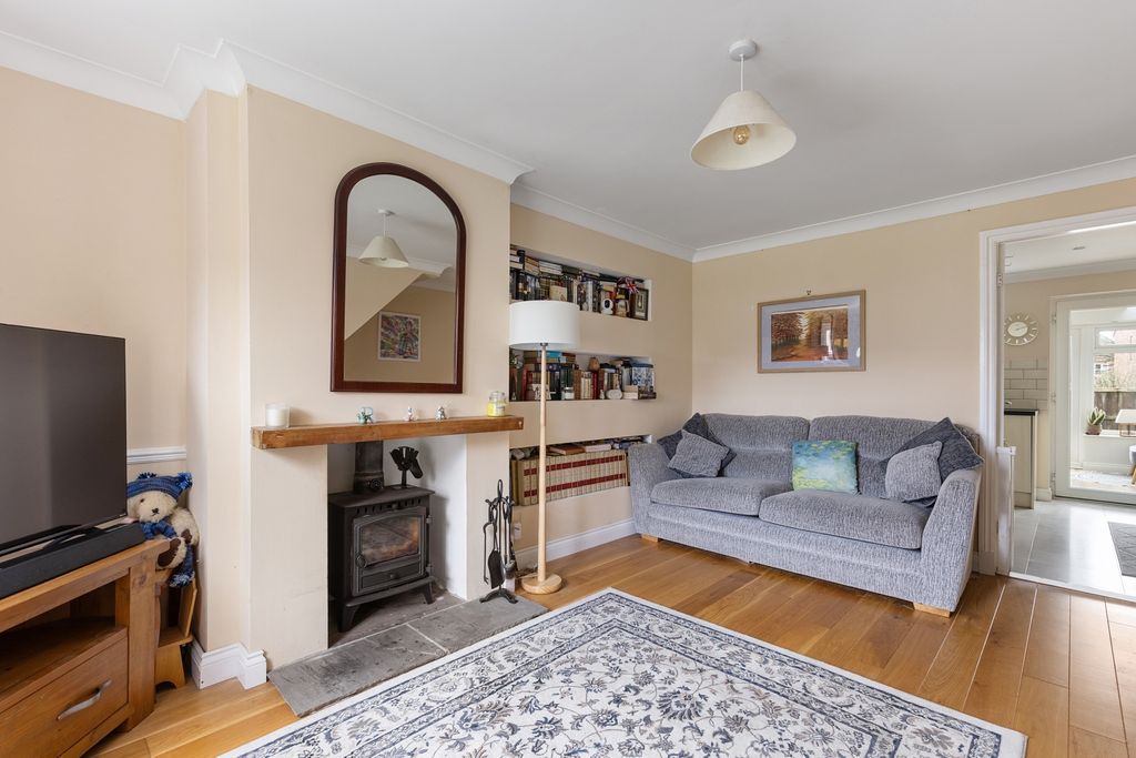 Property photo 3 of 12 Lounge