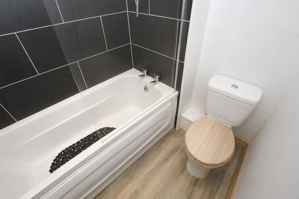 Additional image 14 of 2 bed flat for saleLane Bottom, Newhey OL16