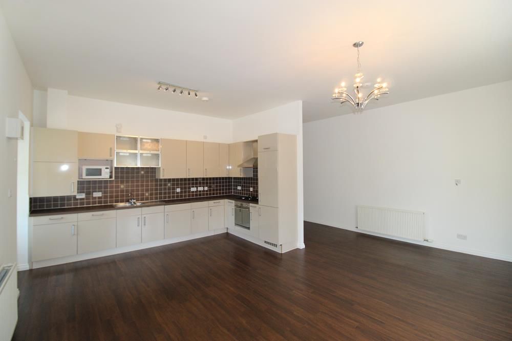 Property photo 2 of 8 Kitchen