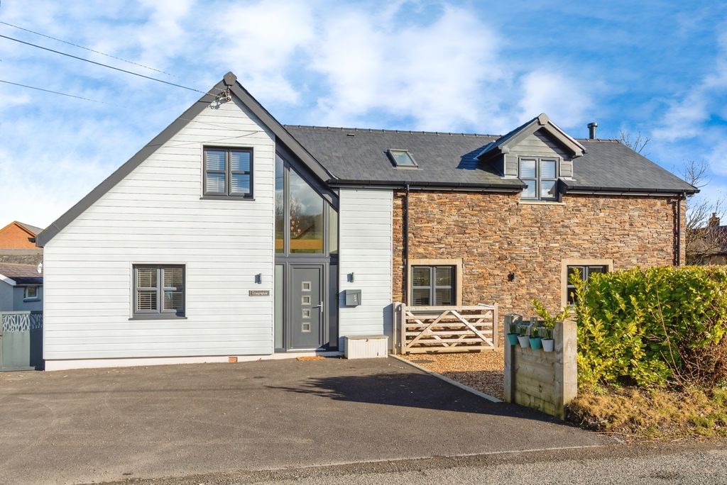 Property photo 1 of 30 Pbox-Img.Jpg