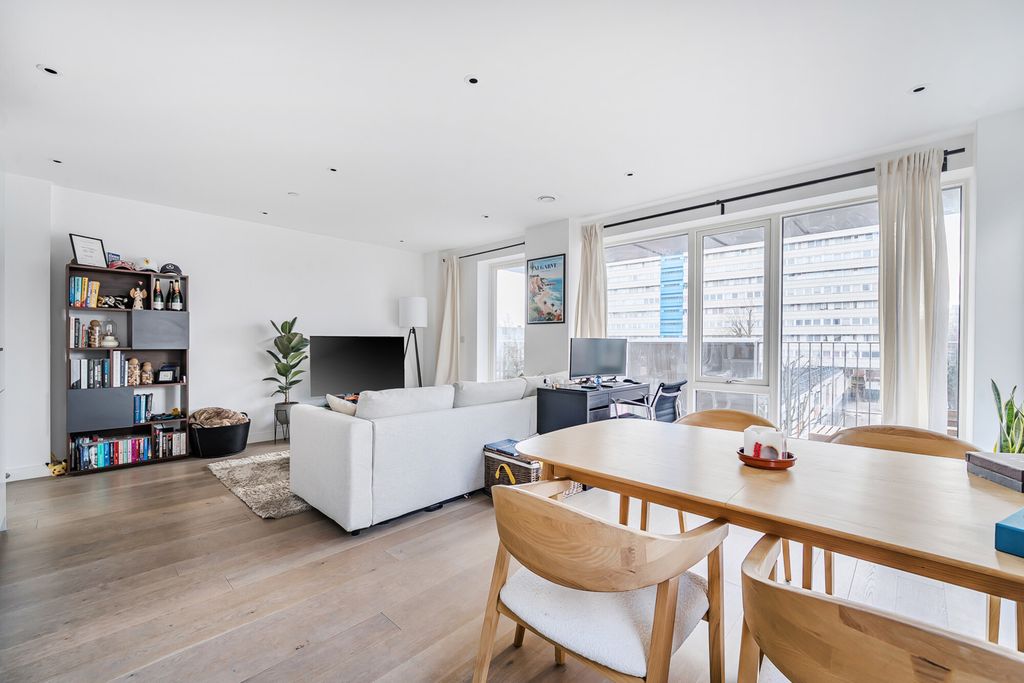 Property photo 2 of 16 Reception