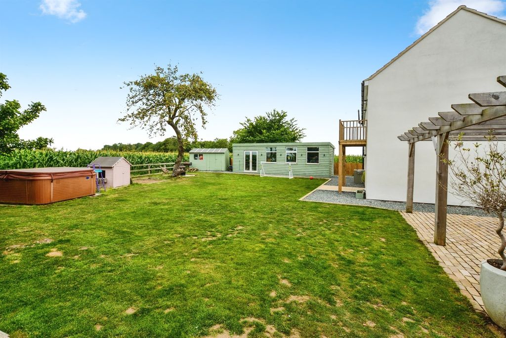 Property photo 2 of 29