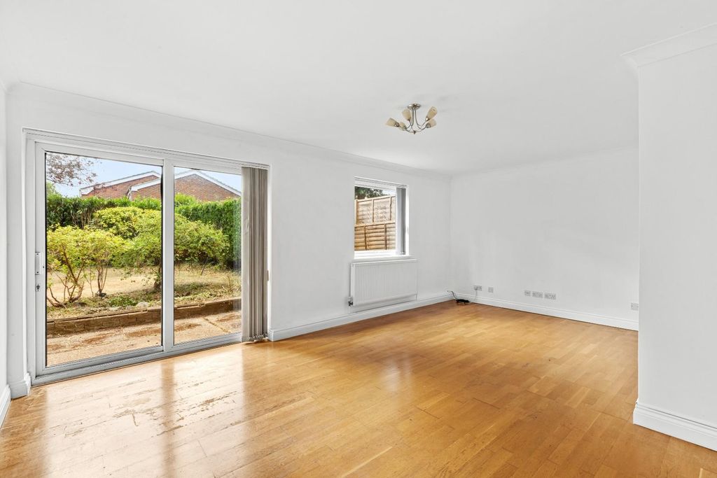 Property photo 3 of 16 Sitting Dining Room