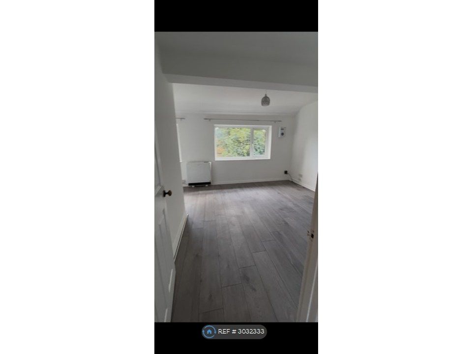 Property photo 3 of 8 Lounge/Dinning Room