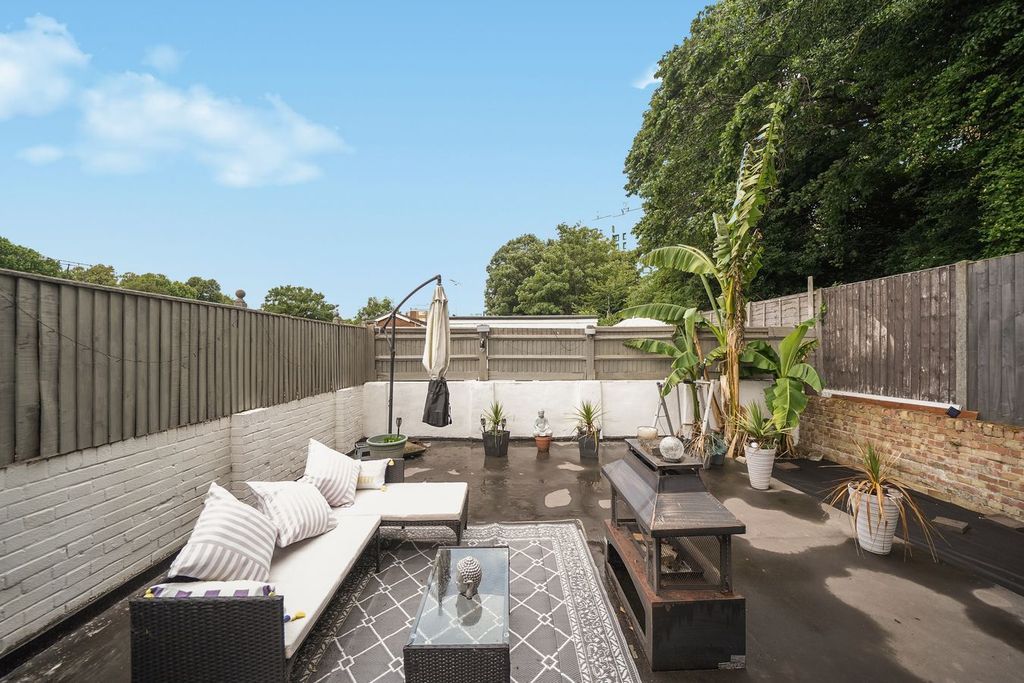 Property photo 2 of 10