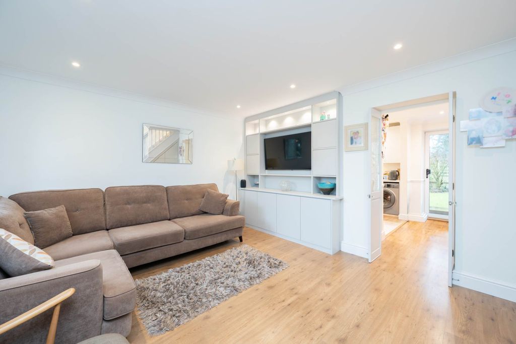 Property photo 3 of 22