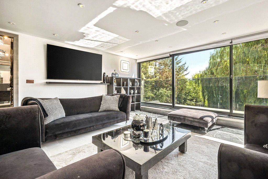 Additional image 18 of 5 bed detached house to rentWaggon Road, Barnet EN4