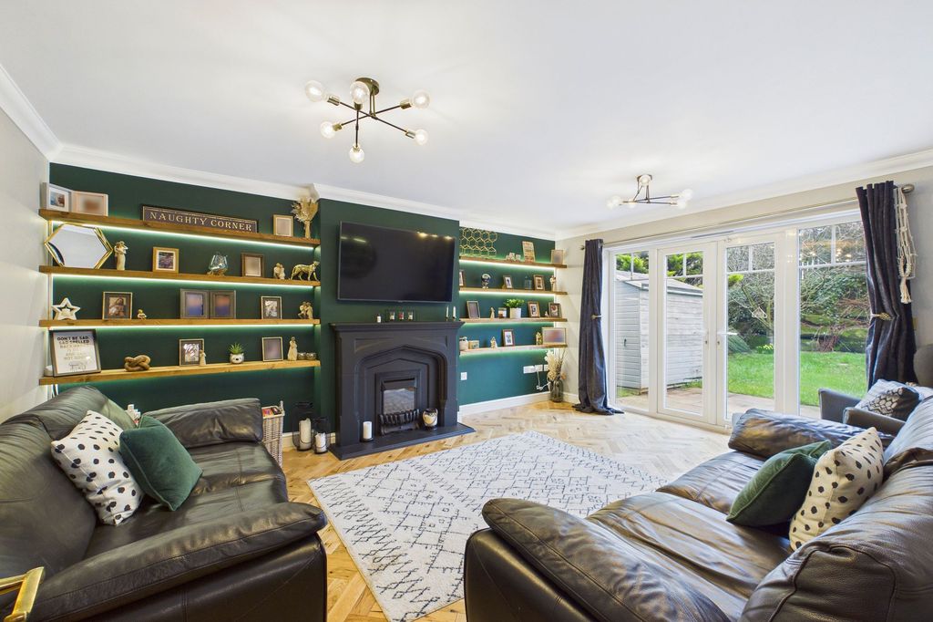 Property photo 3 of 33