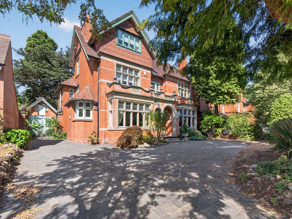 Property photo 1 of 37