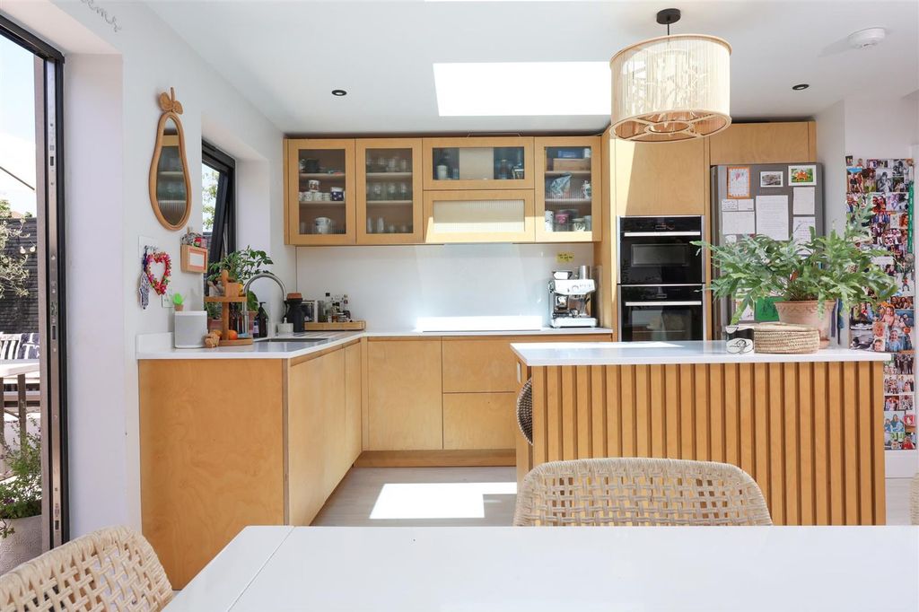 Property photo 3 of 29