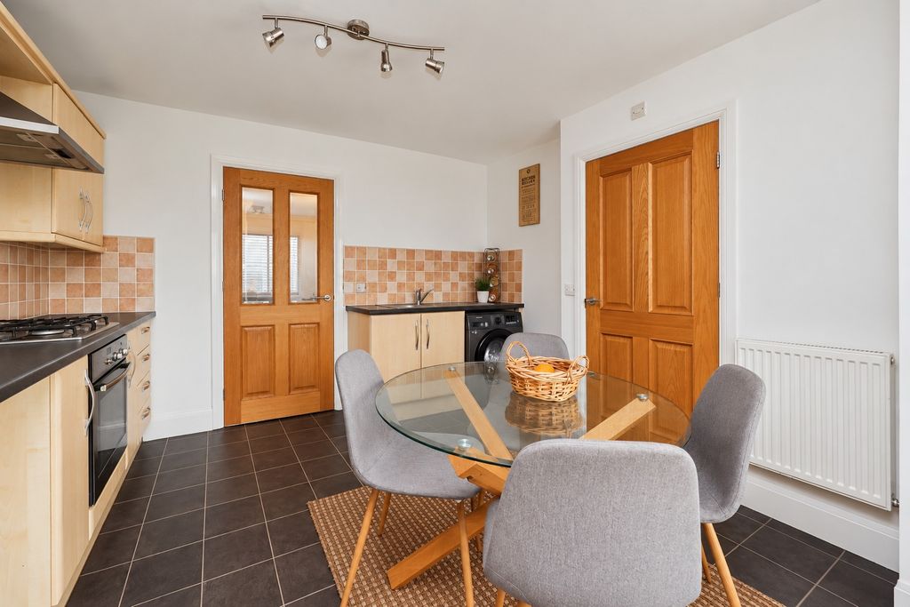 Property photo 2 of 15 5596123
