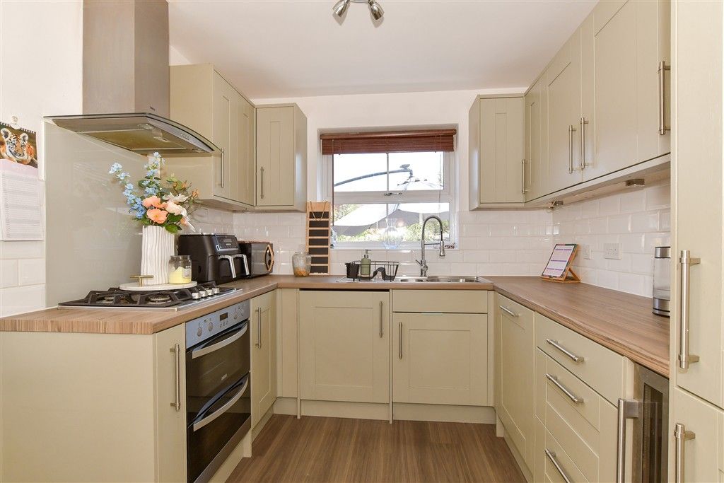 Property photo 3 of 13 Kitchen