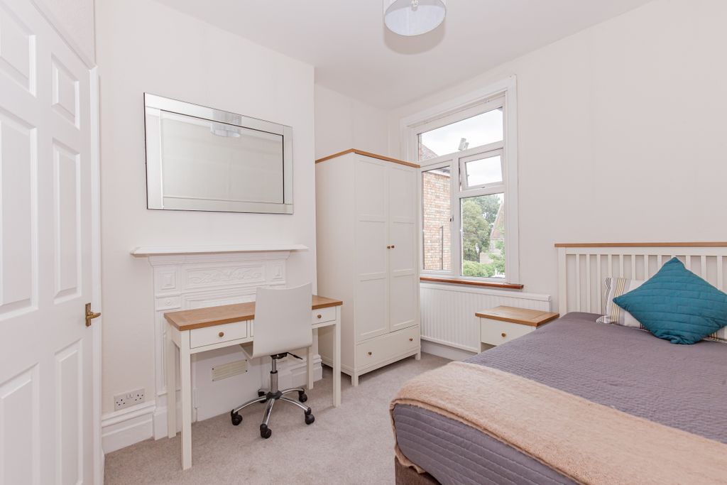 Property photo 1 of 7 141370