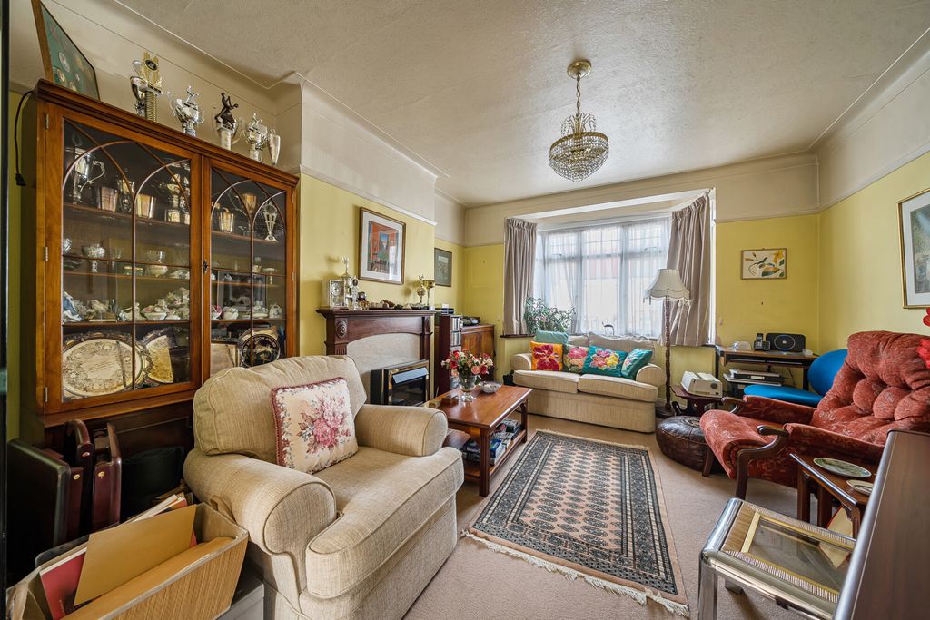 Property photo 2 of 17 Reception