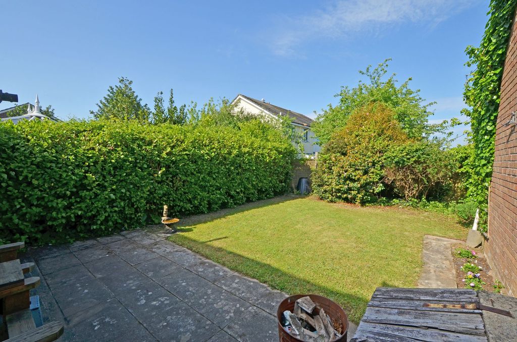 Property photo 2 of 22