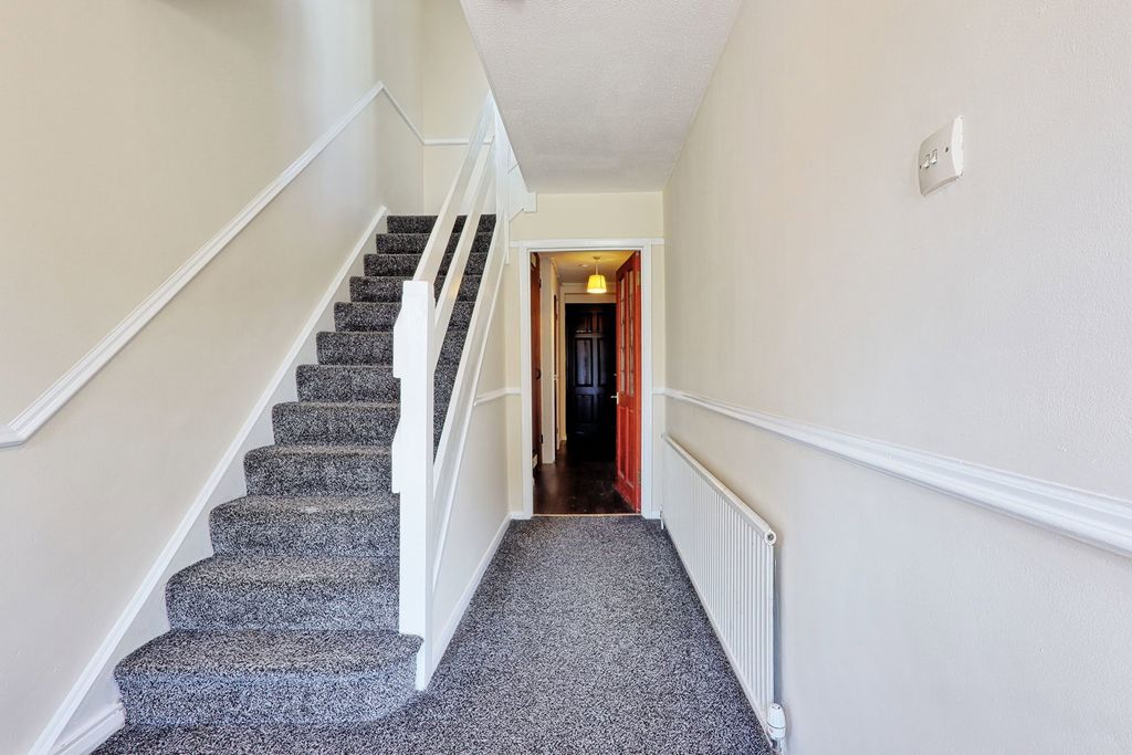 Property photo 2 of 26